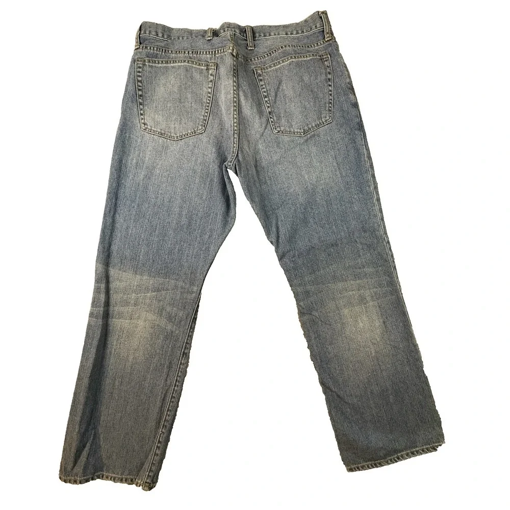 Gap Men's 37.5x30 Blue Standard Fit Straight Leg Medium Wash Jeans SEE DESCRIP
